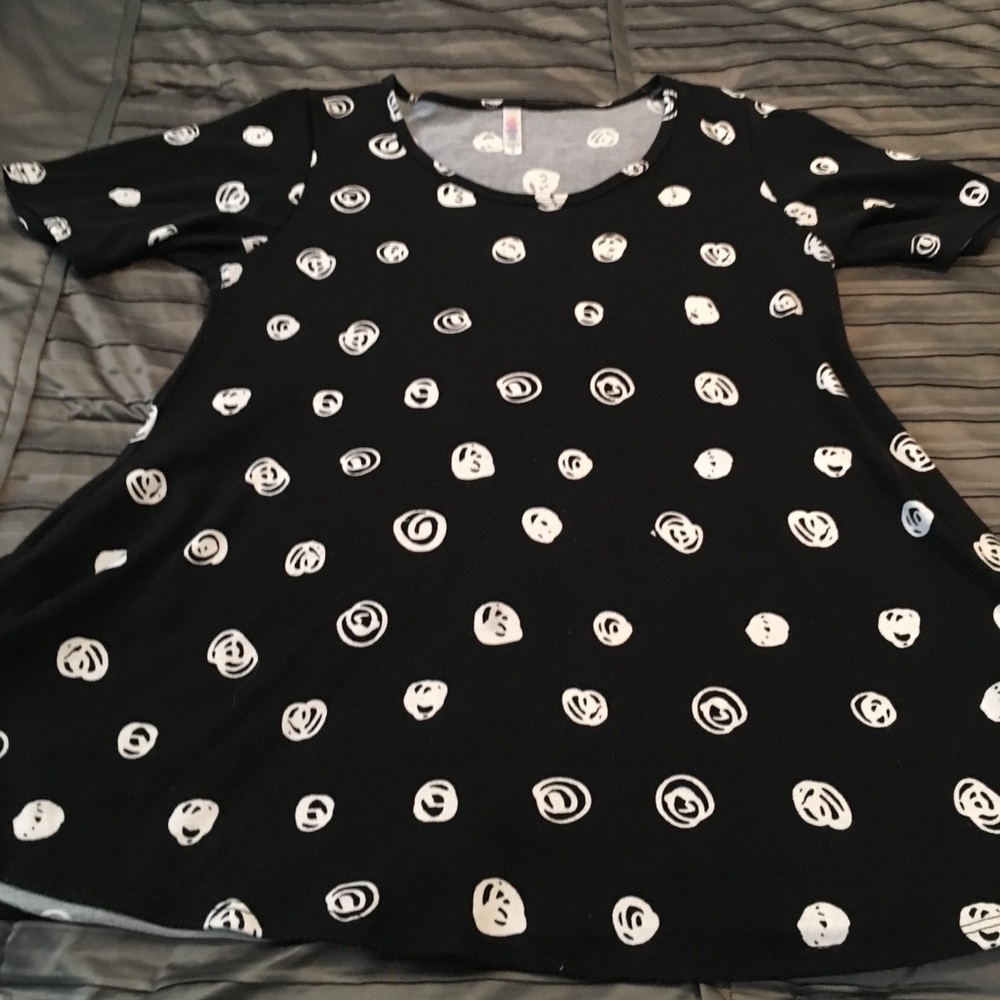 Black and white polka dot Perfect Tee, size M